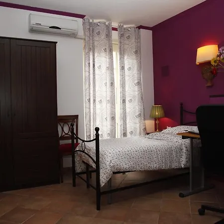 Cocus Bed & Breakfast 3*